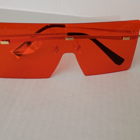 Sunglasses - Picture 2 of 6